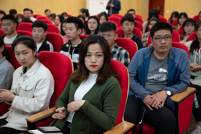 企鹅新媒体学院高校行——走进威尼斯569vip游戏下载