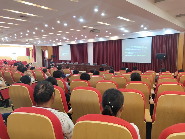 威尼斯569vip游戏下载举办国际合作项目家长说明会