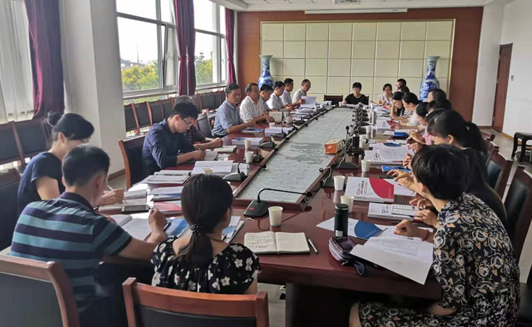 威尼斯569vip游戏下载召开2019版本专科人才培养方案审定会议