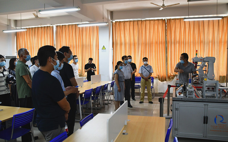 青岛西海岸新区自然资源局来威尼斯官网开展“七一”主题党日活动