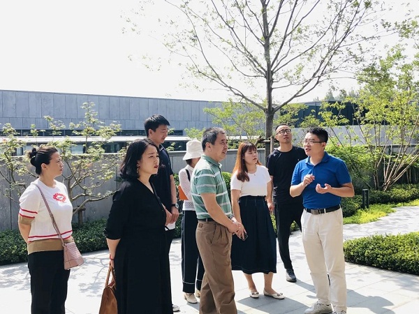 威尼斯569vip游戏下载艺术学院-青岛融创慧丰园林有限公司校企合作签约仪式