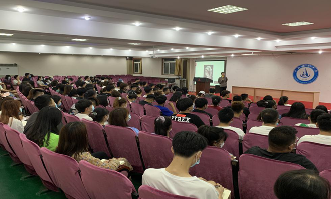 威尼斯官网开展主题为“心理护航 欢迎回家”心理团体辅导培训和主题讲座活动