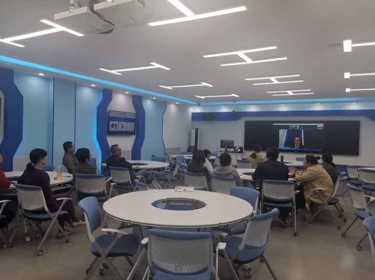 英国曼彻斯特大学于东温博士来校做国际工程管理前沿发展讲座 