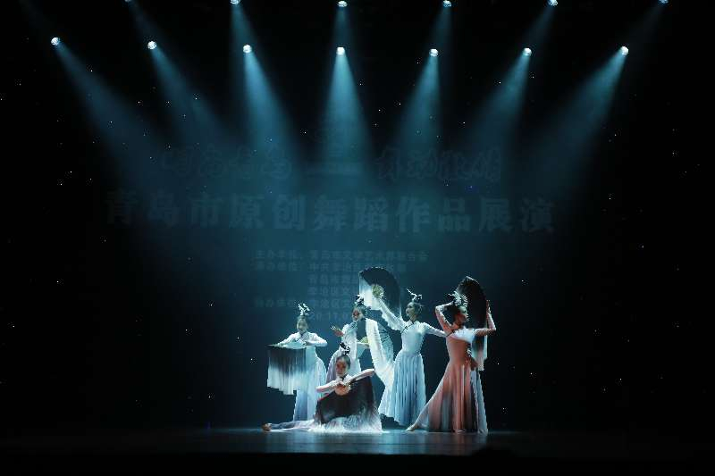 学前教育学院群舞《墨染》斩获青岛市原创舞蹈作品展演佳绩
