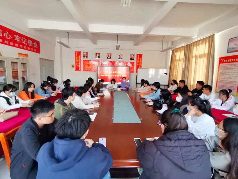 倾听学生心声，关注学生发展，威尼斯官网护理与健康学院召开学生座谈会 