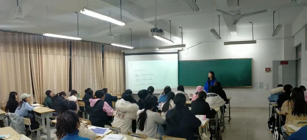 岁月静好 只因有人负重前行|学前教育学院组织优秀学子宣讲会