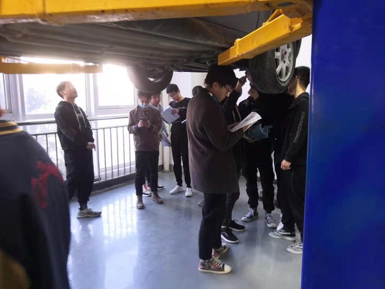 智能制造学院举行二手车评估师（第四期）培训考试