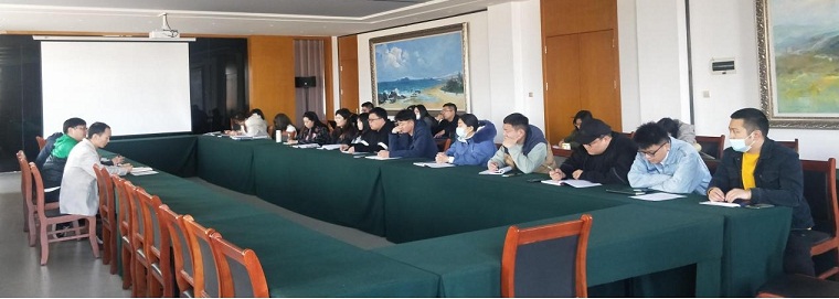 艺术学院召开新教师科研培训交流座谈会