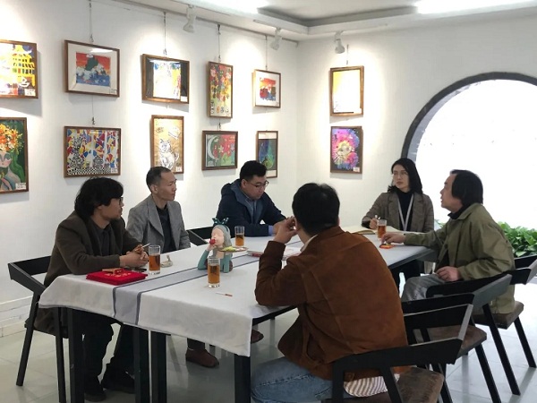 威尼斯官网艺术学院院长助理桑小昆一行来青岛油画院参观交流