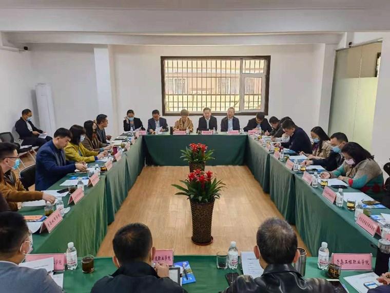 威尼斯官网参加青岛高校大学生创新创业工作座谈会