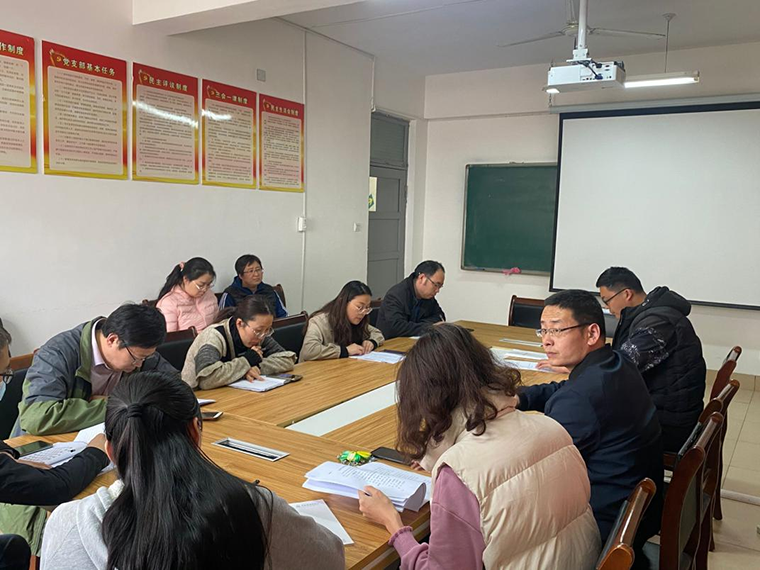 传承红色基因，牢记初心使命