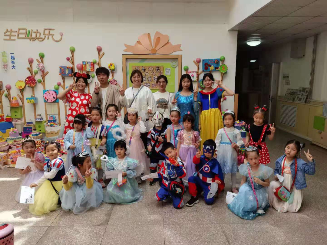 学前教育学院到灵山卫中心幼儿园走访