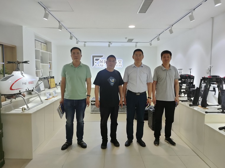智能制造学院赴青岛风向标航空科技发展有限公司参观考察