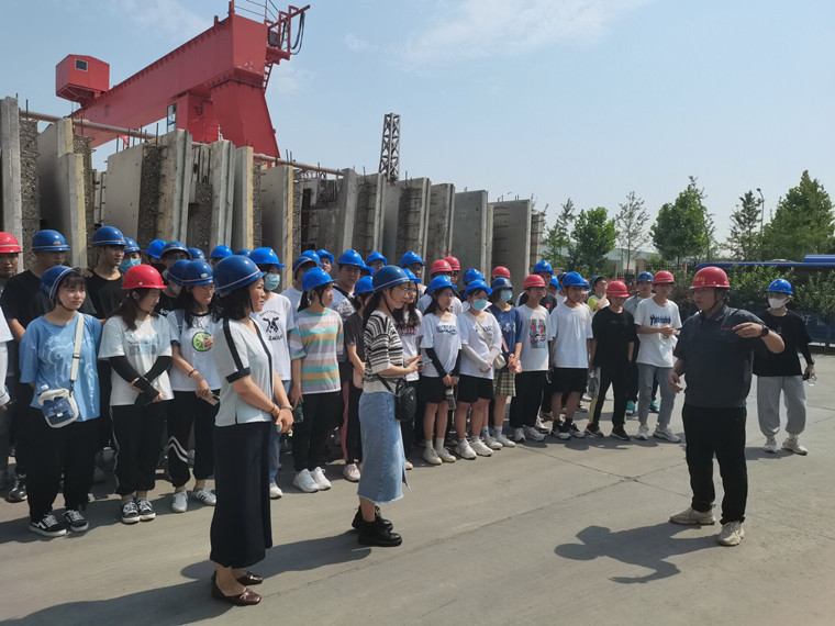 建筑工程学院组织学生到荣华集团实习