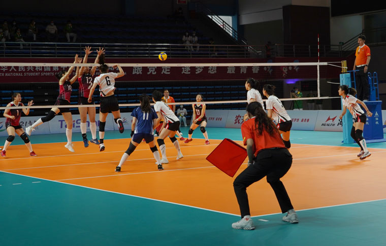 学运会大学女排比赛进行时丨江苏队击败东道主山东队
