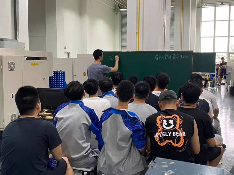 “智能工场”开讲了