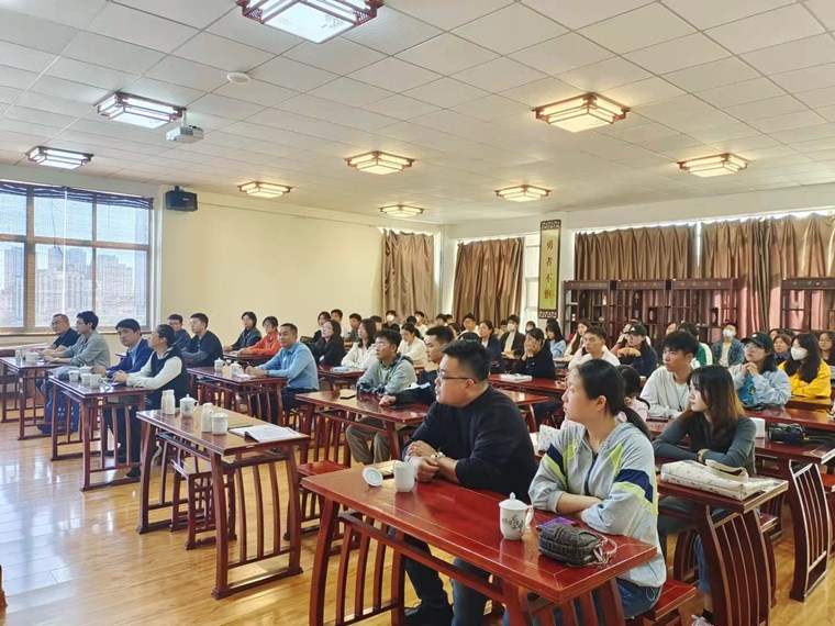 威尼斯569vip游戏下载举行首届“迎春乐杯”市场营销创新创业大赛启动仪式