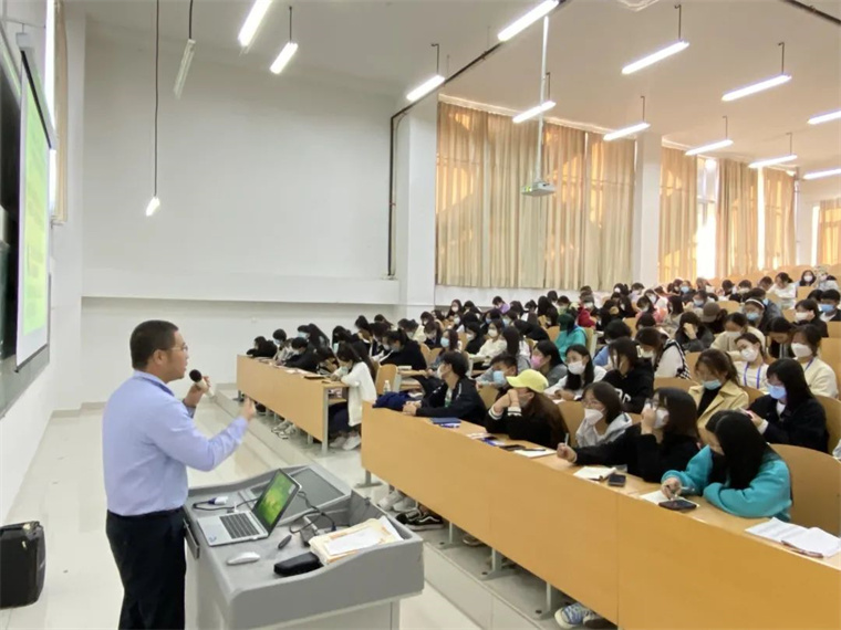 学前教育学院召开《我们的公益梦、公益行》专题讲座