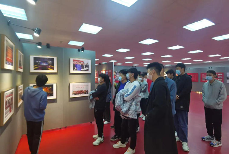 知校史 明初心 共成长 共奋进