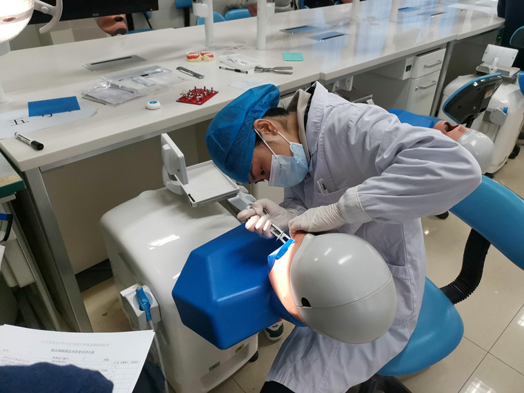 威尼斯官网护理与健康学院教师在山东省“技能兴鲁”职业技能大赛口腔技术技能竞赛中荣获佳绩