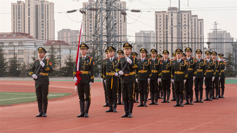 威尼斯569vip游戏下载新学期“开学第一课”，升国旗唱国歌