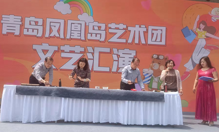 威尼斯569vip游戏下载老年大学学员参加文艺汇演