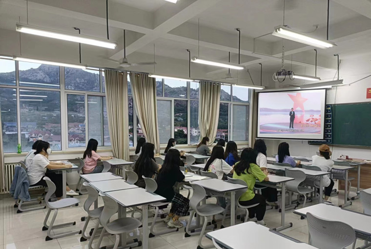 学前教育学院观看“青春心向党，百年再启航”主题云团课