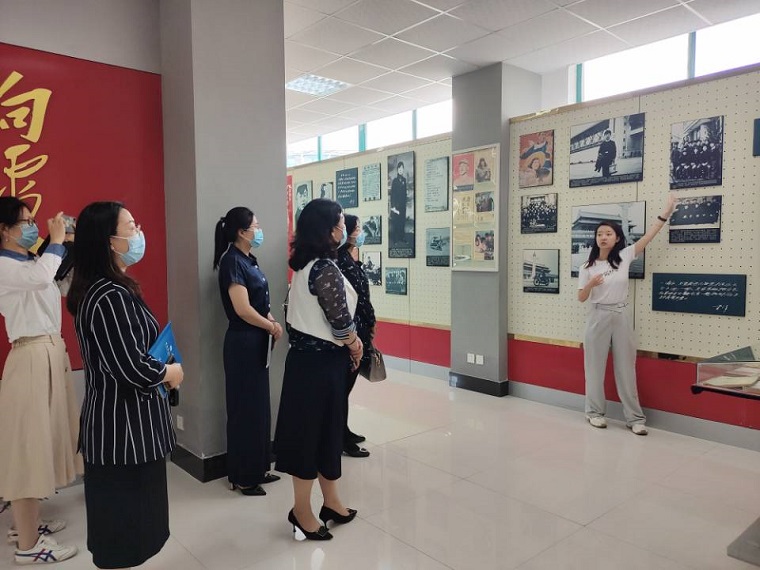 西海岸新区科协领导来威尼斯官网调研交流