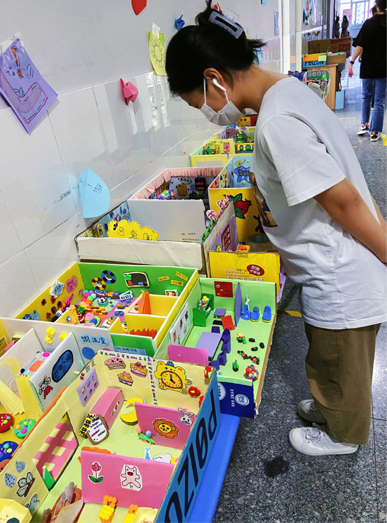 学前教育学院举办幼儿园环境创设作品成果展览