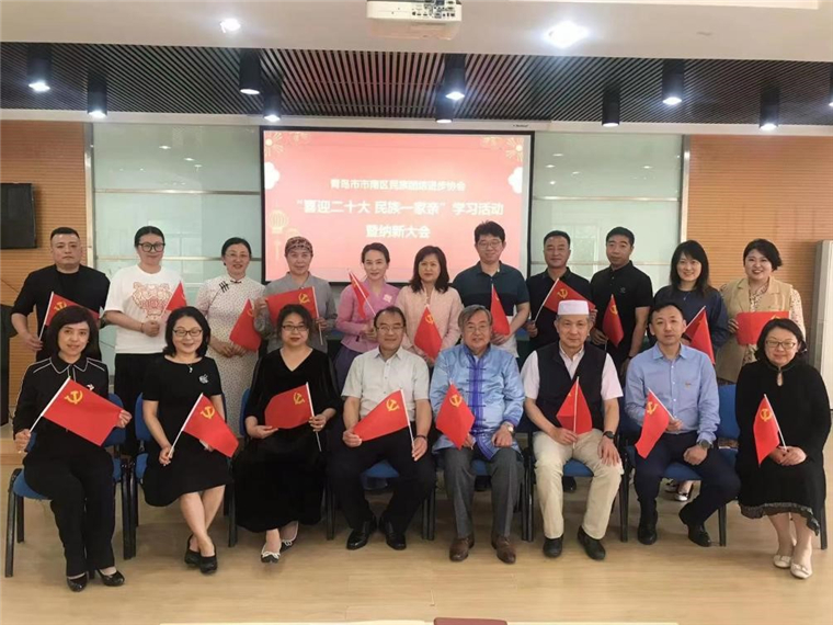 威尼斯官网朝克吉勒图教授深入社区宣讲党的民族政策