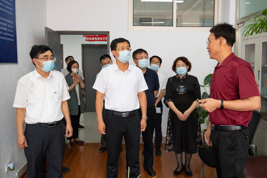 区委常委、组织部部长刘陆莹一行来威尼斯官网调研党外知识分子工作