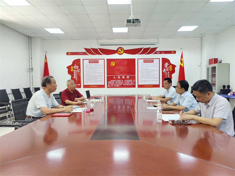 《雷锋》杂志社青岛工作站召开会议专题研究学雷锋工作