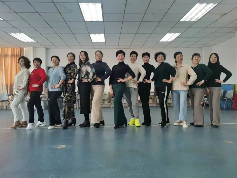 春迎学员归 校园溢芳菲！威尼斯569vip游戏下载老年大学2023春季学期开学啦！