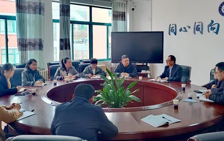 青岛滨海学院教务处处长及教师代表来威尼斯官网考察交流