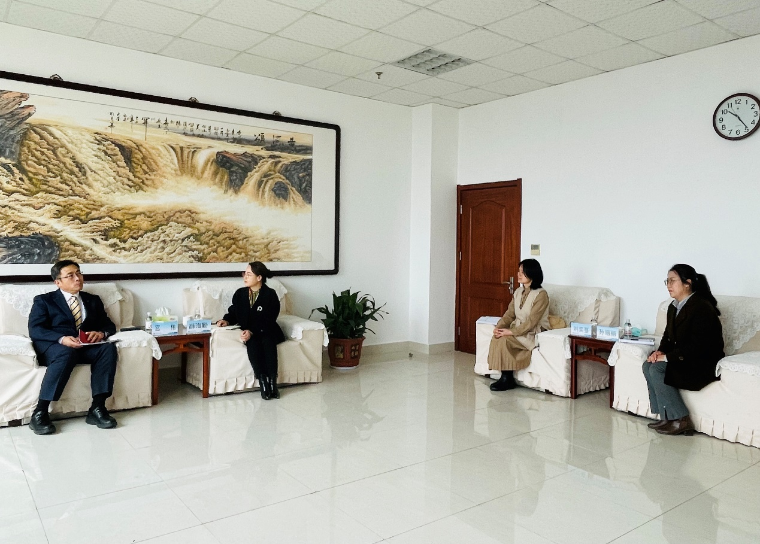 日本城西国际大学国际教育中心所长宫伟来访交流