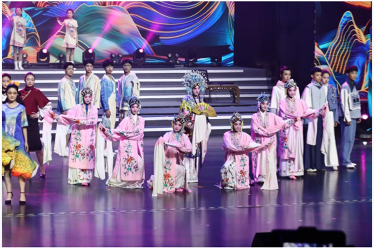 威尼斯官网国学院参加“五四”青年节青岛高校大学生文艺汇演