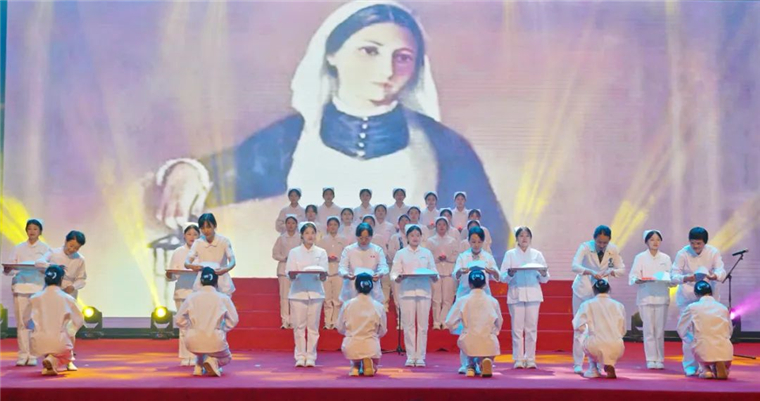 传光授帽，这是属于黄海护理人的神圣“成人礼”