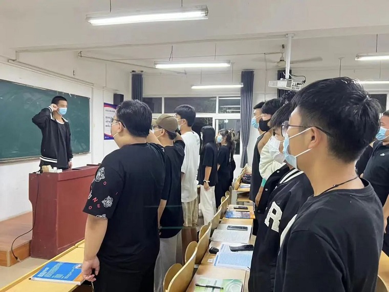 大数据学院重温入团誓言，勇担时代使命