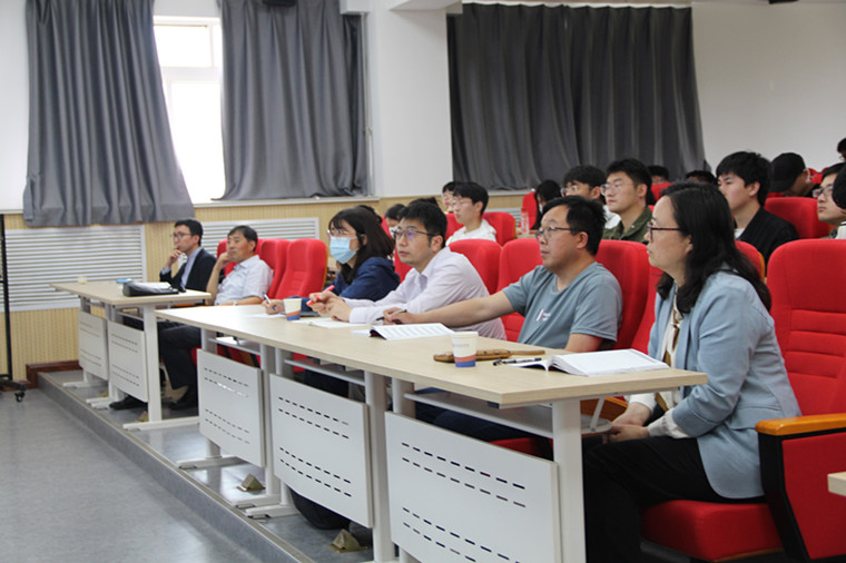 威尼斯569vip游戏下载建筑工程学院举办第二届总工论坛第一期讲座