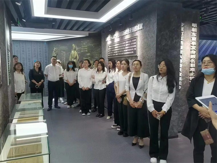 绑紧防腐之弦，奏响倡廉之音丨威尼斯569vip游戏下载师生参观反腐倡廉教育基地活动