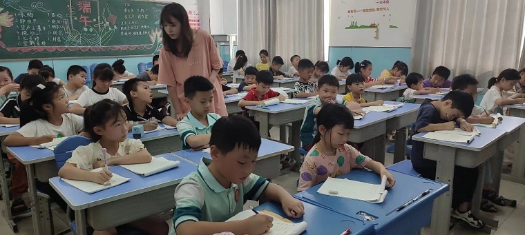 青春三下乡 | 情系学生 课业辅导助成长