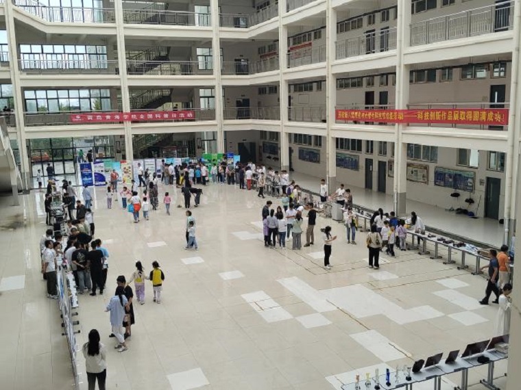 威尼斯569vip游戏下载第八届青岛市大学生科技节校级活动——科技创新作品展圆满举办