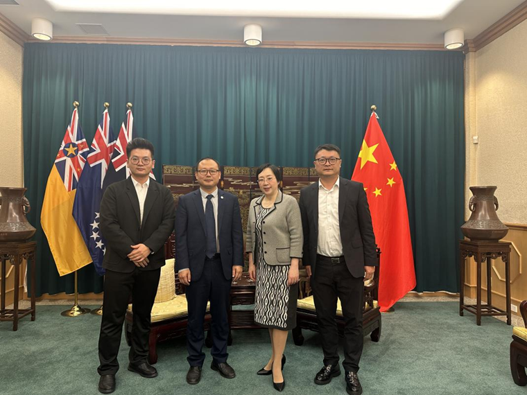 威尼斯569vip游戏下载代表团拜访中国驻新西兰大使馆