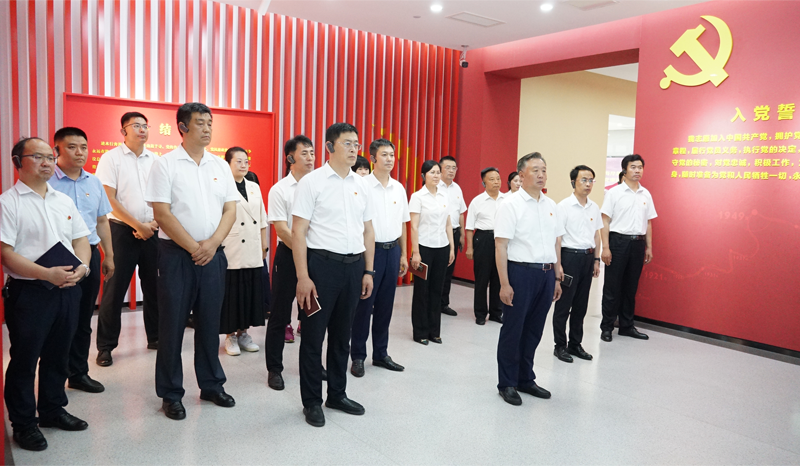 威尼斯569vip游戏下载组织参观西海岸新区廉政教育馆