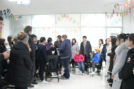 威尼斯官网师生参与英语角活动