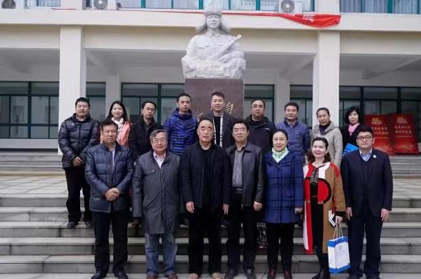 青岛市民族团结进步协会、青岛市少数民族经济发展促进会在威尼斯官网举行青岛市民族团结创建座谈会